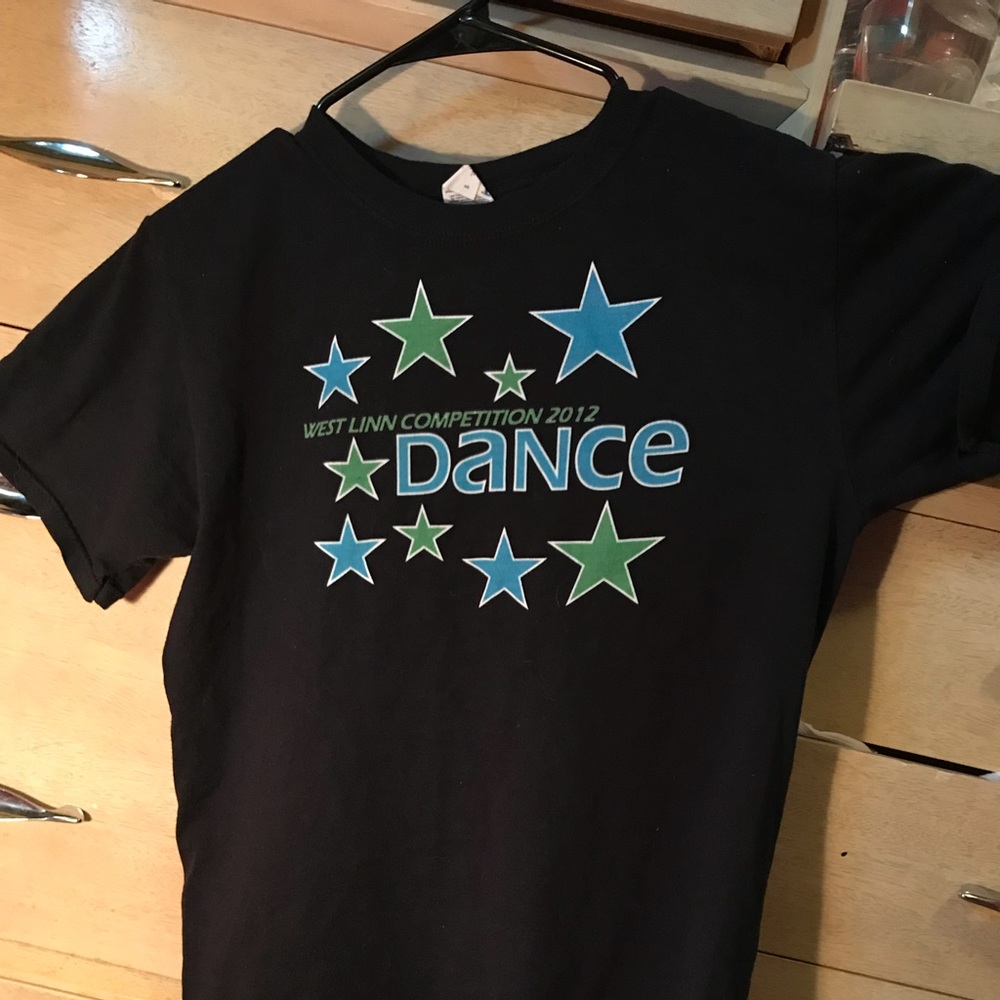 A black t shirt